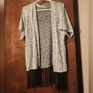 Short sleeve grey cardigan with black tied fringe